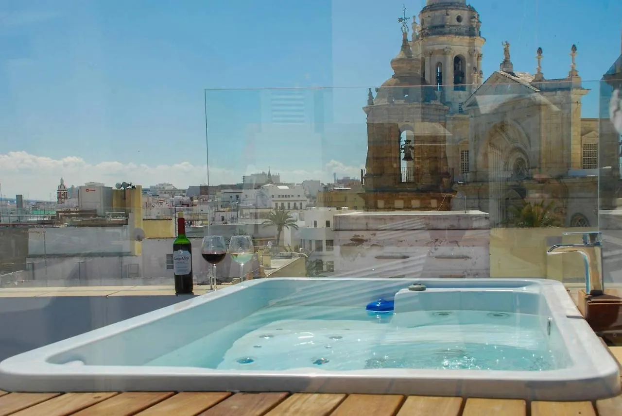 ***** Attic With Impressive Views And Jacuzzi Apartment Cadiz