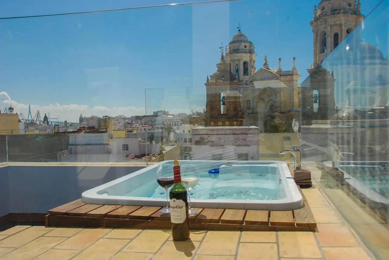 ***** Attic With Impressive Views And Jacuzzi Apartment Cadiz 0*,  Spain