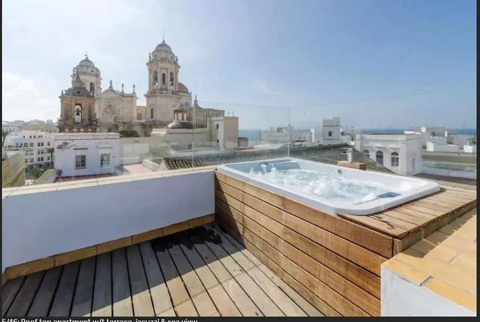 ***** Attic With Impressive Views And Jacuzzi Apartment Cadiz Spain